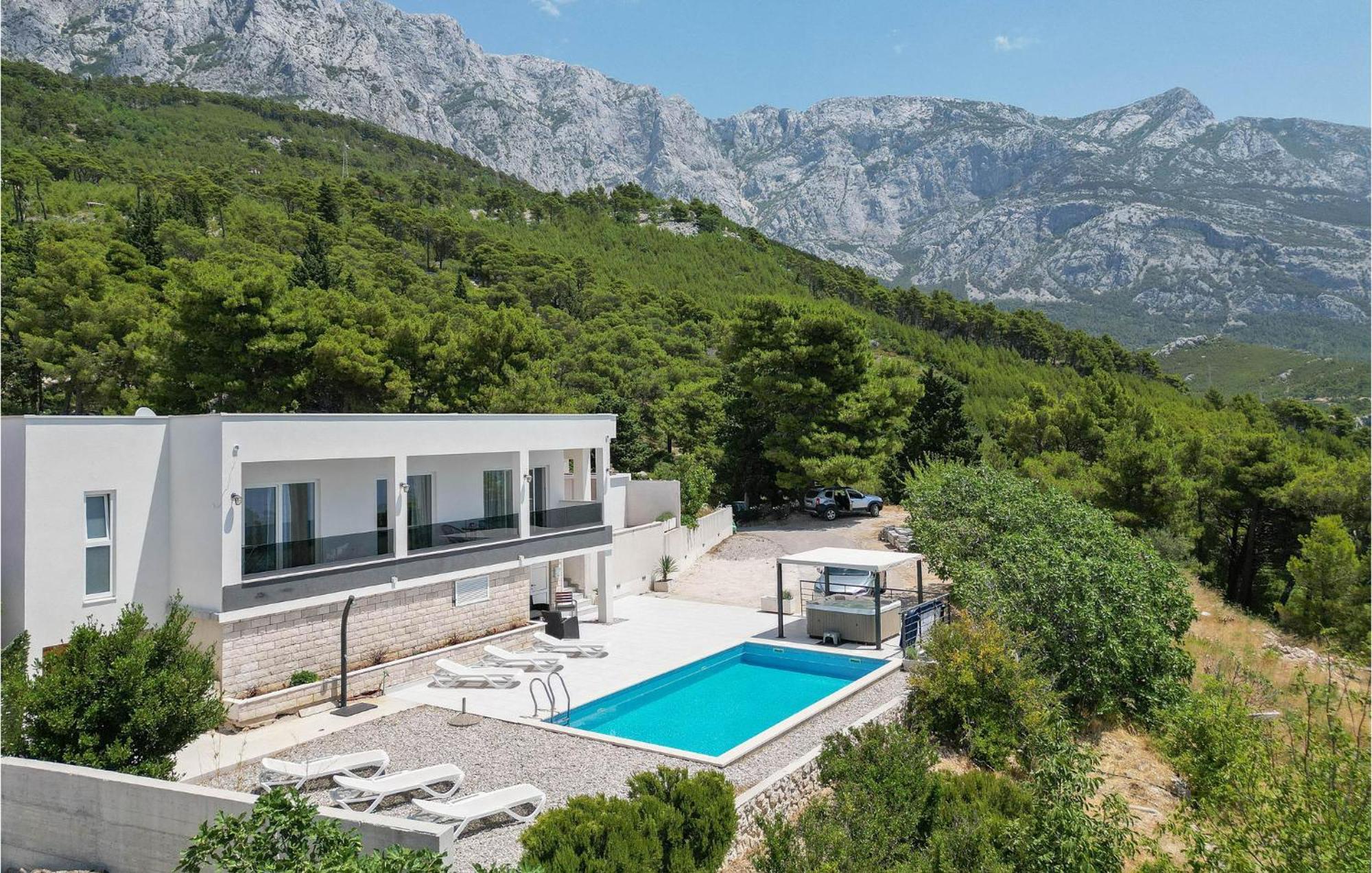 Počitniška hiša Amazing In With Wifi Makarska