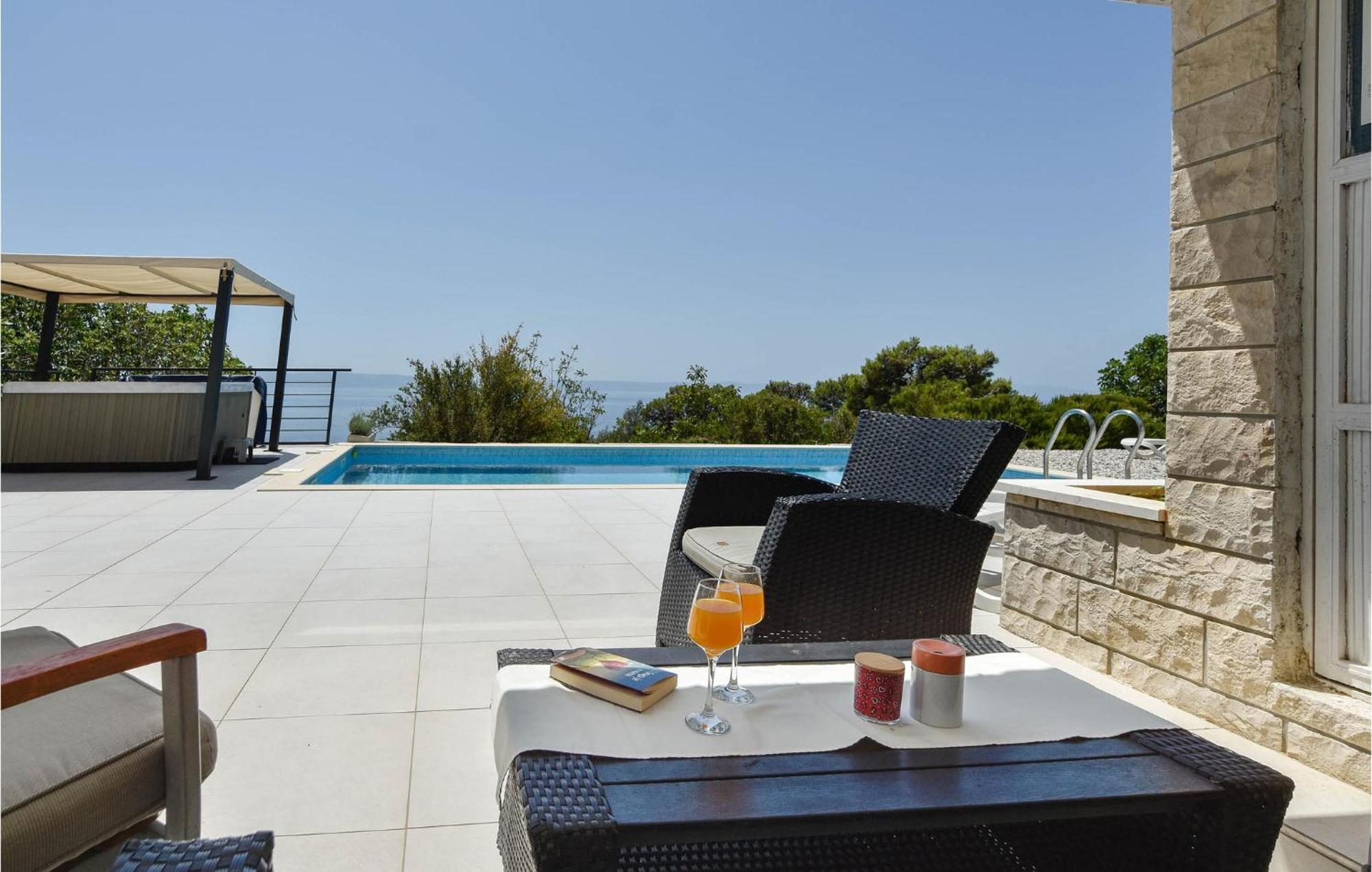 Amazing In With Wifi Makarska